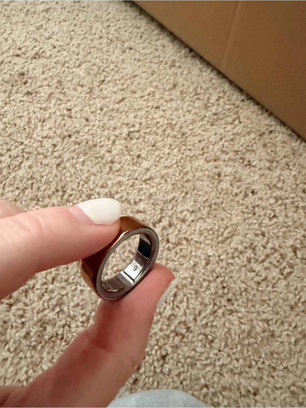 Oura 4 rose gold sz 9 GUC